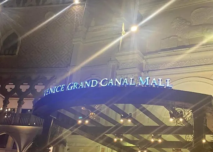 Stamford Executive Resdenc A2,walk To Venice Canal Manila