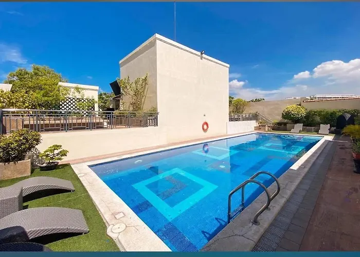 Stamford Executive Resdenc A2,walk To Venice Canal Manila